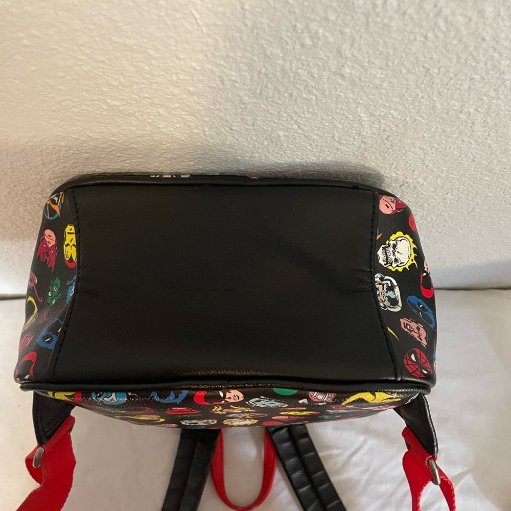 Funko Loungefly Marvel 80th Anniversary Avengers Backpack Multi Character - Picture 8 of 9